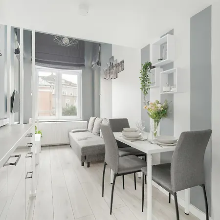 Charming And Modern With Mezzanine In Center By Renters Poznań