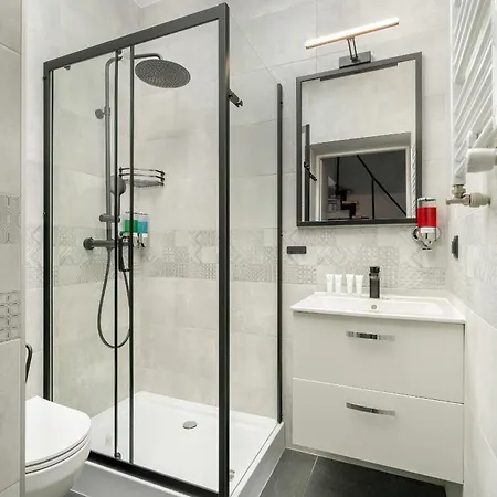 Charming And Modern With Mezzanine In Center By Renters Διαμέρισμα